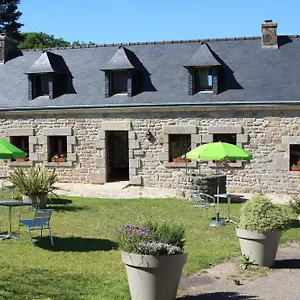 Domaine De Lesvaniel Casa vacanze